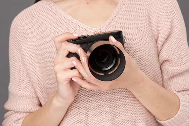 定番!婚姻届を持って撮影