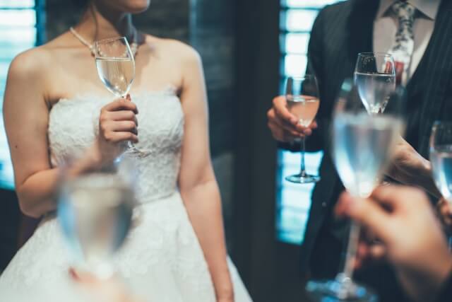 結婚式でお酒を飲めないときは断っても大丈夫?
