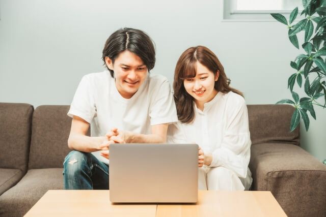 【遠方・オンラインでも安心】結婚式の打ち合わせをスムーズに進める方法