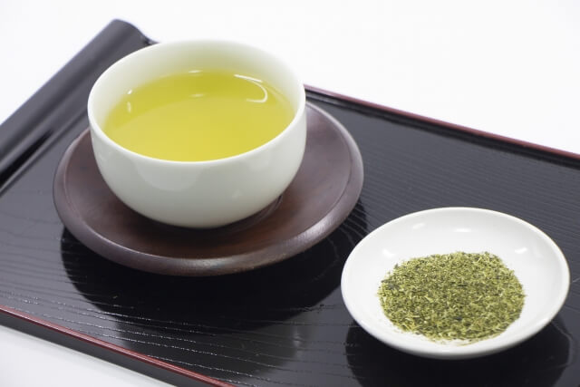 贈るべきではない婚約祝いのプレゼント