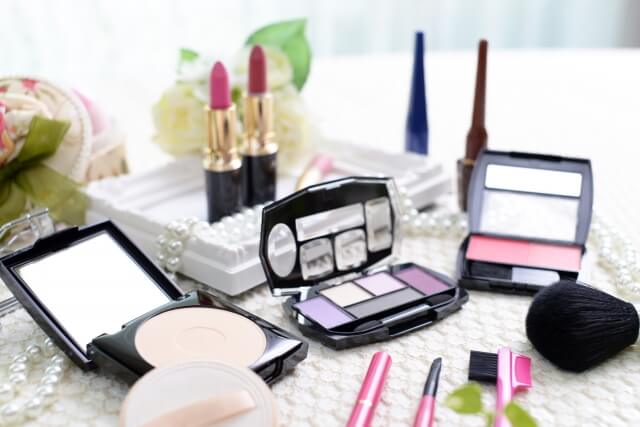 当日に近いヘアメイクで試着をする